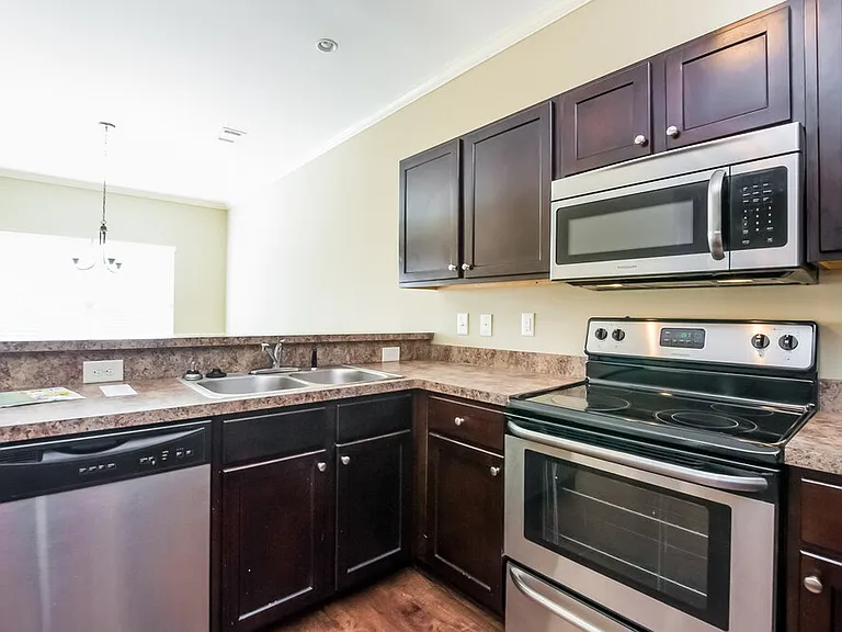 71 Hamilton Blvd NW — Photo 6