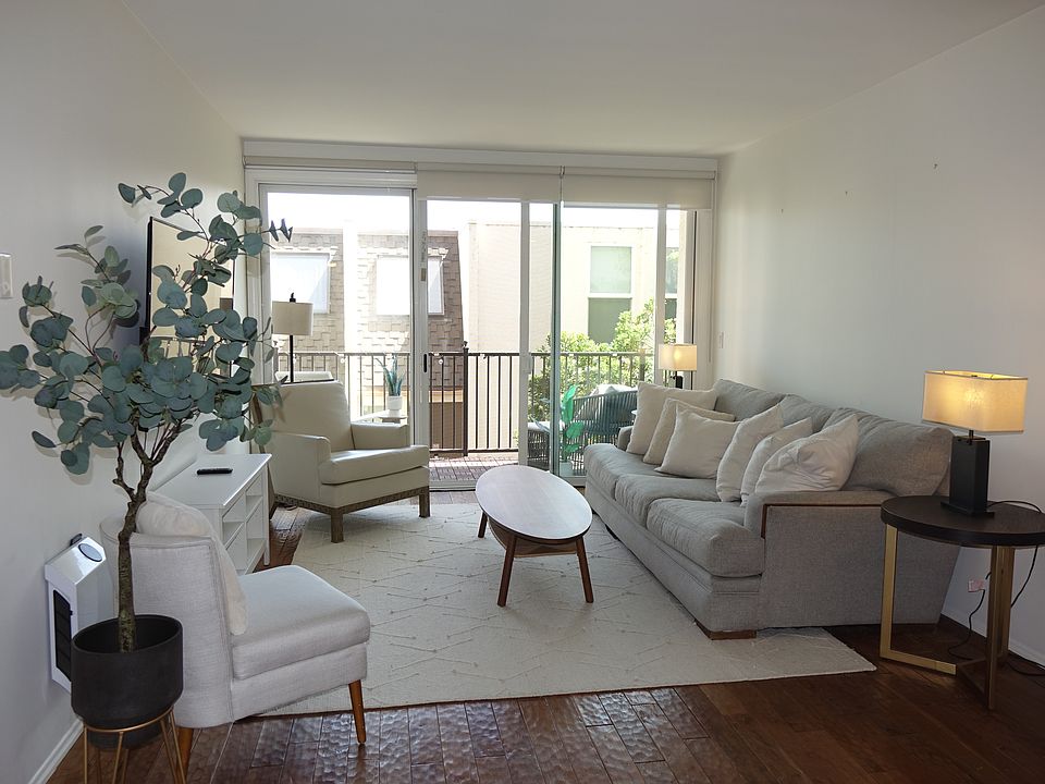 Beautifully furnished Living Area