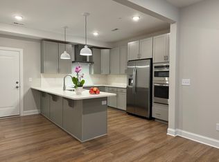 1202 Coach Station Aly #101, Raleigh, NC 27601