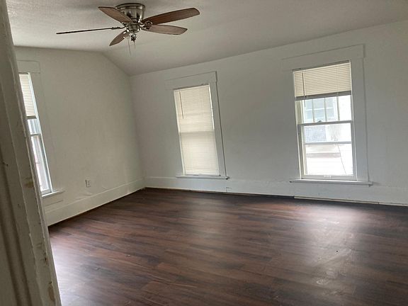 4th image of 323 N Topeka St