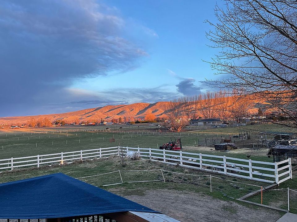 View - red hills from the de