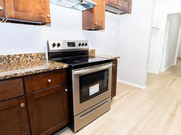 1505 McDonald Dr — Photo 11