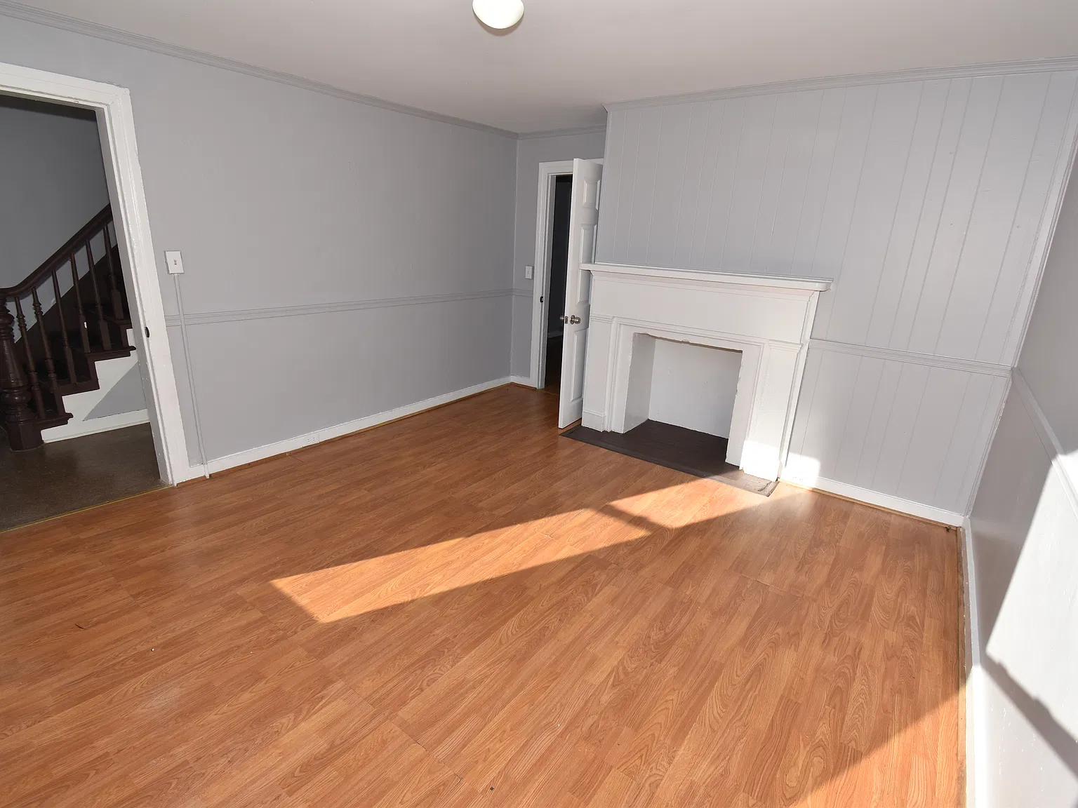 5 bed, 2400 sqft, $2,450 — Photo 3