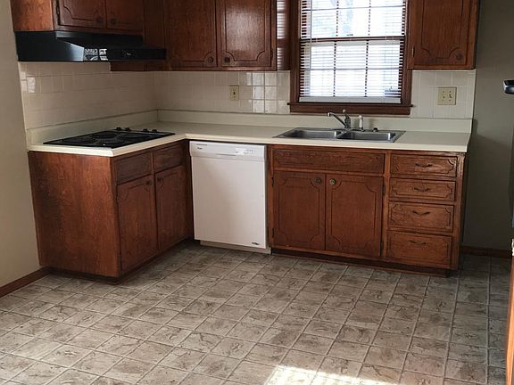 4th image of 9206 Larsen Dr