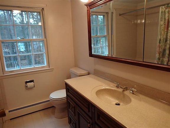 5th image of 4 Sherwood Dr
