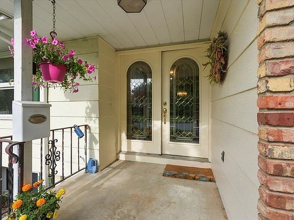 2nd image of 5302 Comanche Way