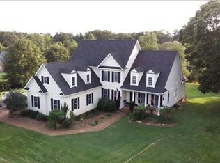 5290 Tanager Woods Dr, Earlysville, VA