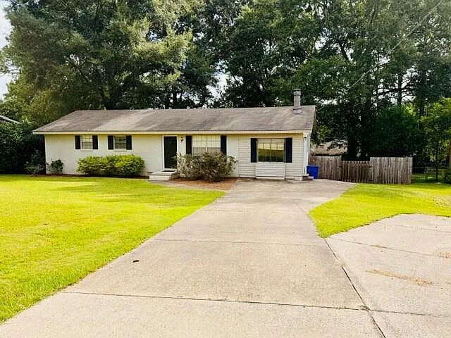 3 bed, 2.0 bath, $1,600 — Photo 2