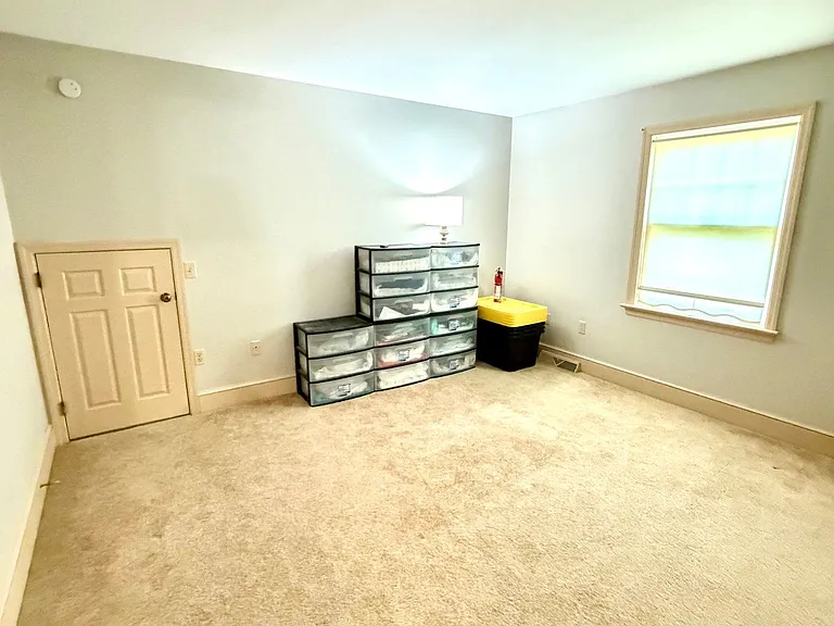 684 Steinman Ct — Photo 25