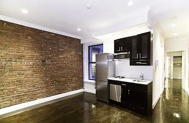 Rented by Avenues Real Estate | media 21