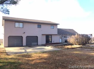 1939 Sinclair Rd, Jacksonville, IL 62650