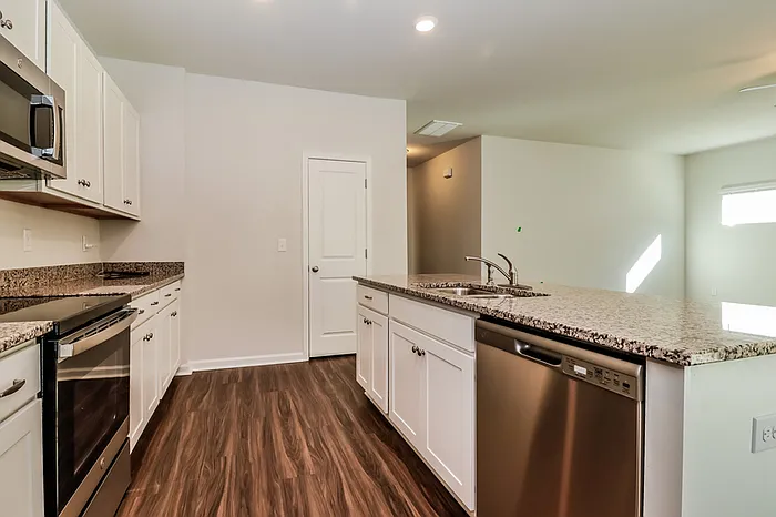 135 Dorian Loop — Photo 6
