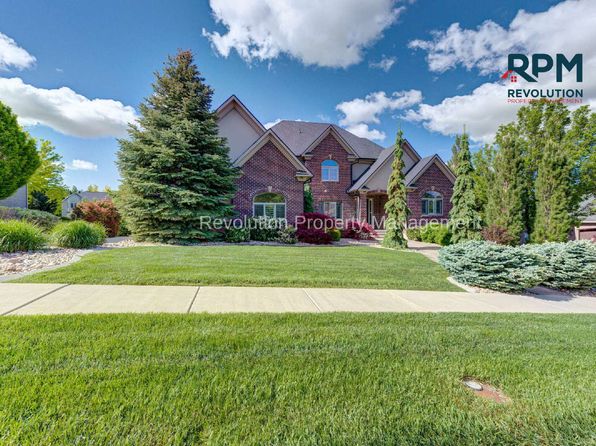 1615 E Lakeview Way