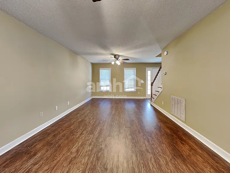 946 E Durness Ct — Photo 5