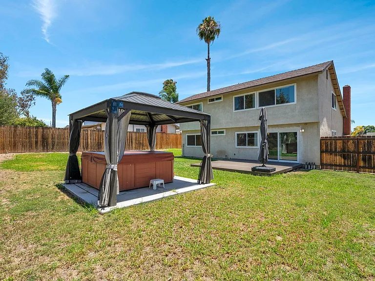 5954 Flipper Dr — Photo 16