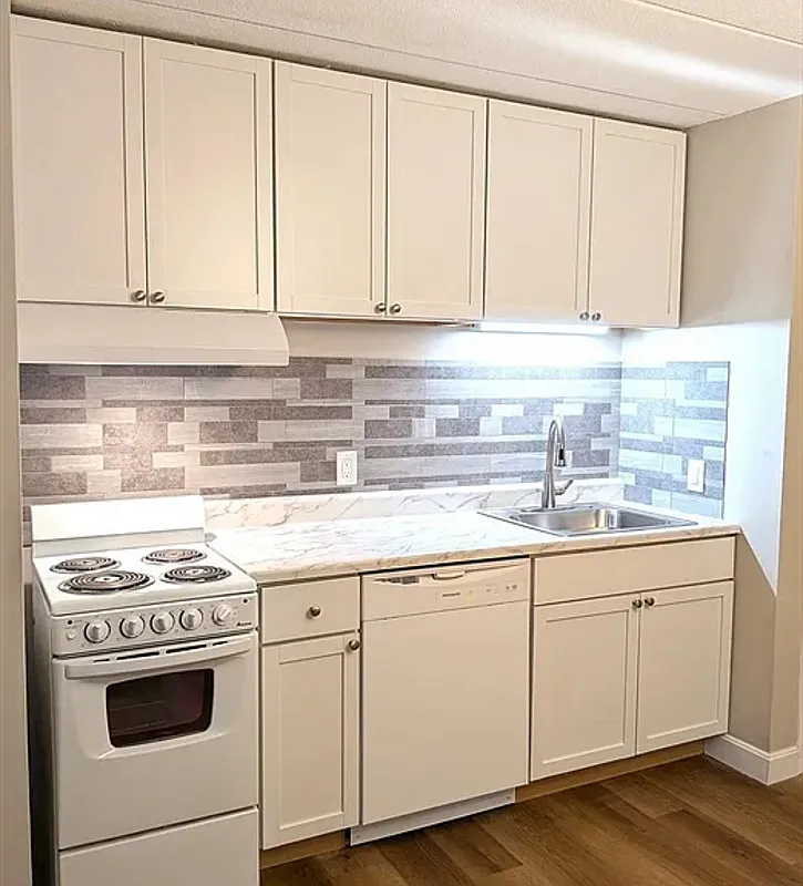 126 Beaver St — Photo 2