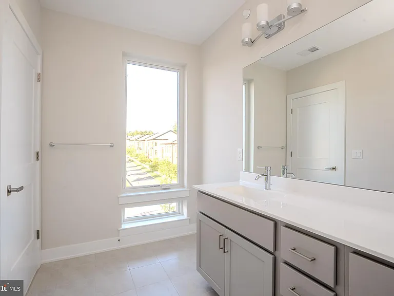 112 Village Dr — Photo 30