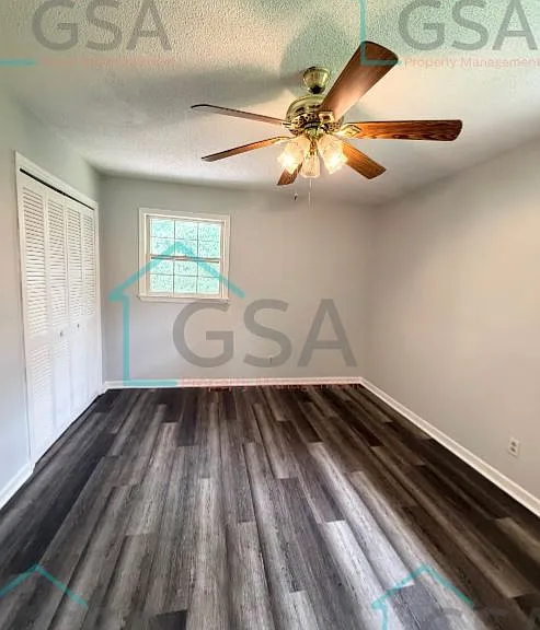 313 Dove Ct — Photo 2
