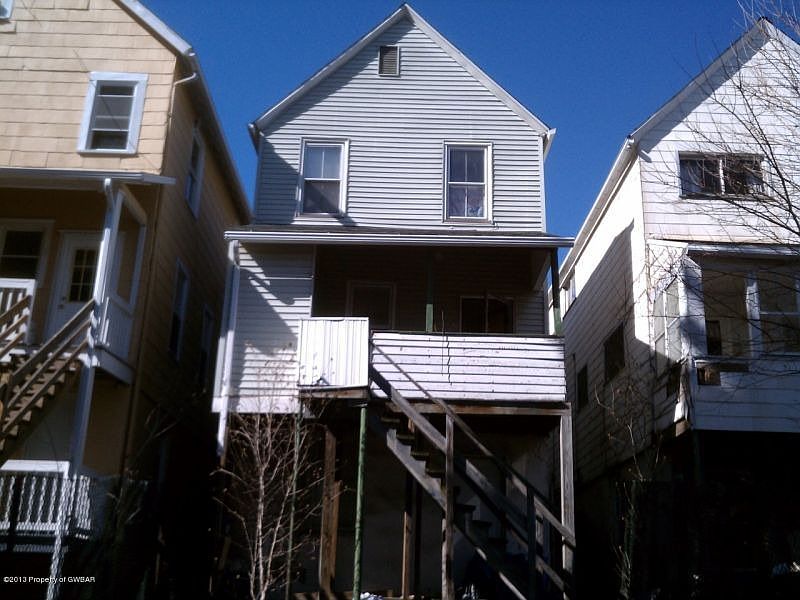 2nd image of 87 Madison St