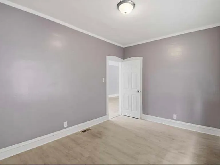 7700 S Saint Lawrence Ave #1 — Photo 13