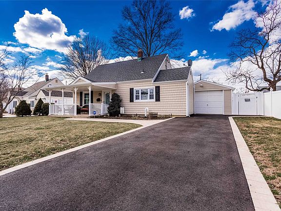 2nd image of 46 Buttercup Ln