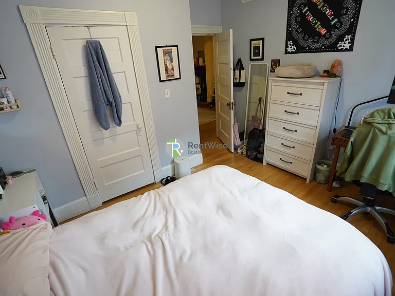 10 Foster St #2 — Photo 7