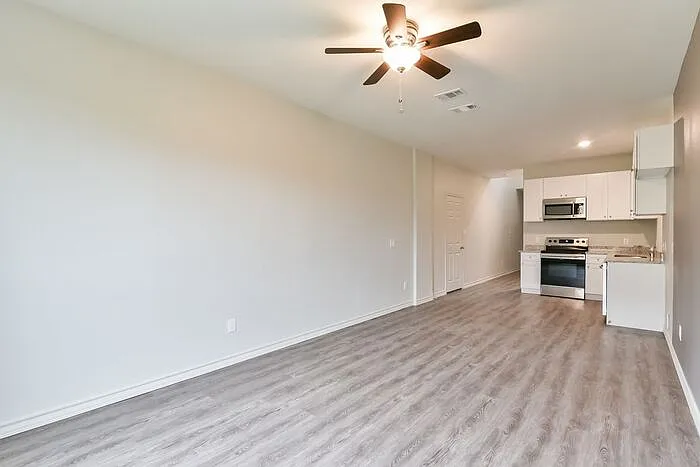 8001 Marydean Ave — Photo 5