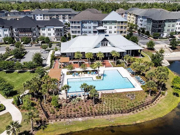 2402 Celebration Blvd — Photo 32