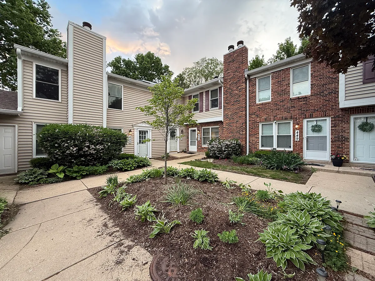 Building Photo - 455 Kensington Ct