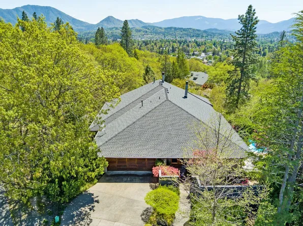 1630 NW Olmar Dr, Grants Pass, OR 97526