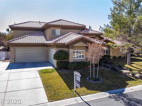 2nd image of 10025 Robin Oaks Dr