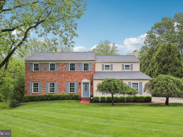 1380 Cinnamon Dr, Fort Washington, PA 19034