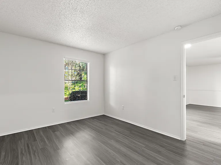 Emerald Apartment Home