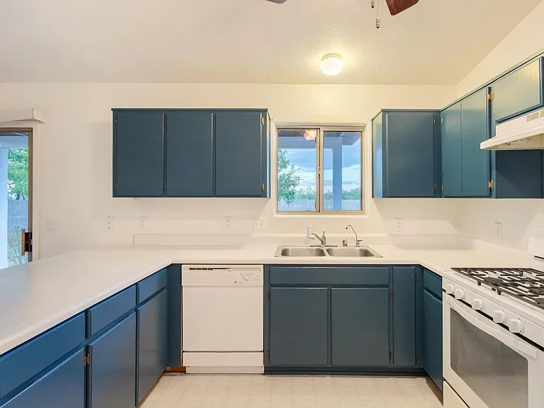 112 Buffalo Dr — Photo 16