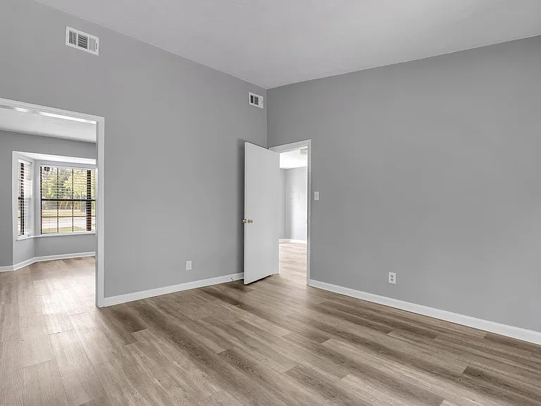 27 Sierra Rd — Photo 10