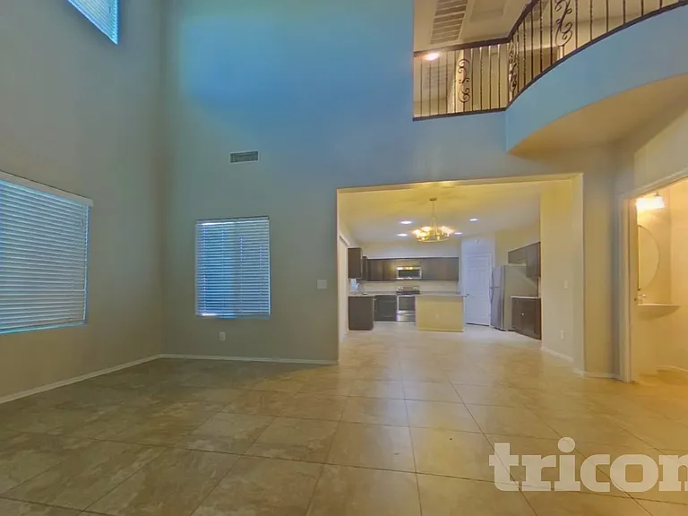 5733 W Milada Dr — Photo 3