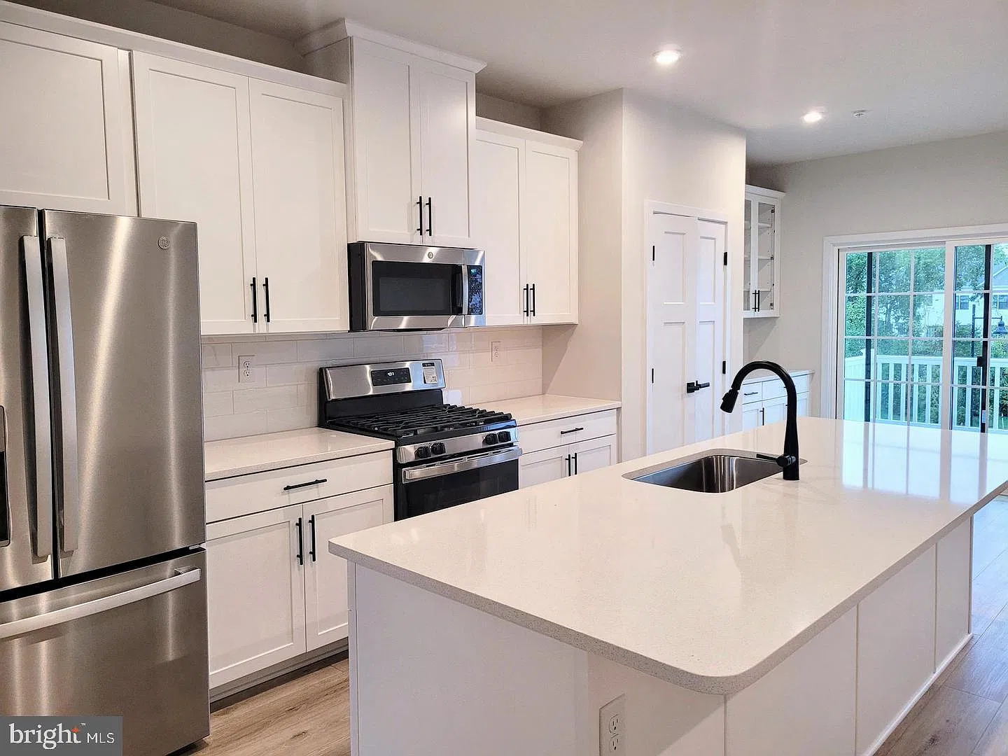3 bed, 3.5 bath, 2036 sqft, $3,500 — Photo 1