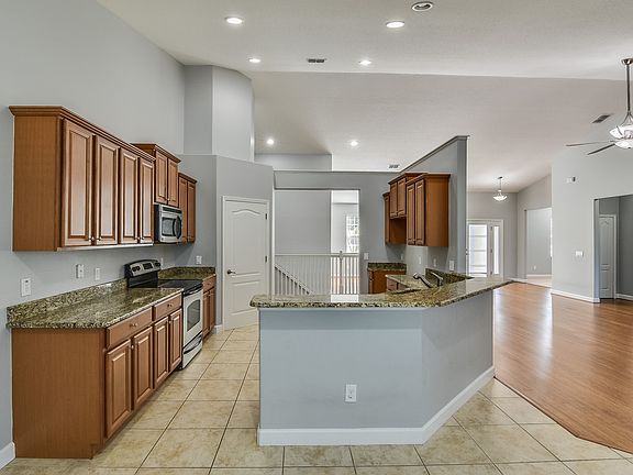 3rd image of 1368 Lattimore Dr