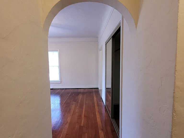 657 Cochran — Photo 46