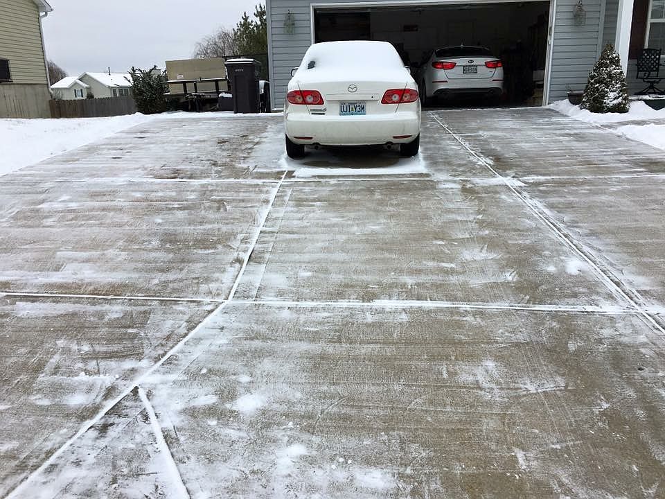 1st image of 130 Glen Forest Dr