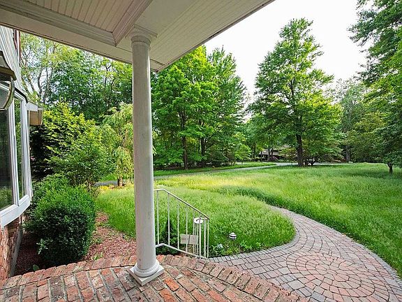 2nd image of 17 Louis Dr