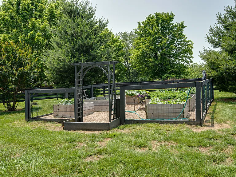 6605 Goshawk Ct — Photo 56