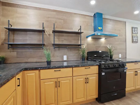 366 S Coolidge Ave, Stockton, CA 95215