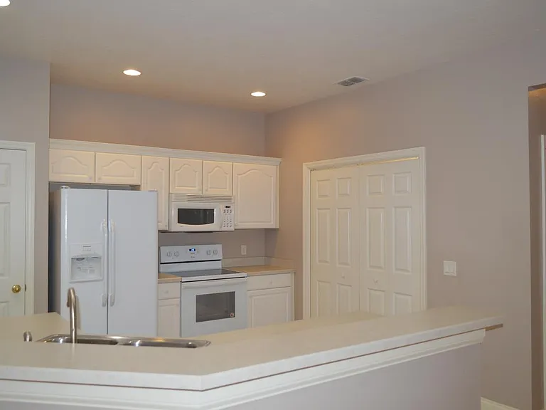 1042 Towering Oaks Ct — Photo 3