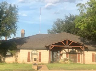 222 Ridge Rd, Breckenridge, TX 76424
