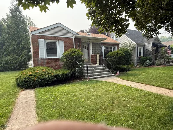 9444 Clifton Park Ave, Evergreen Park, IL 60805