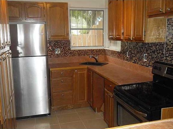 2nd image of 3741 SW 31st Ct