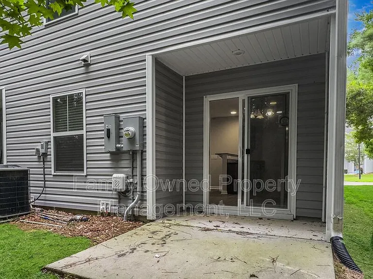 270 Jackson St — Photo 26