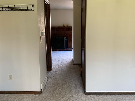 5th image of 911 44th Avenue Ct APT 6