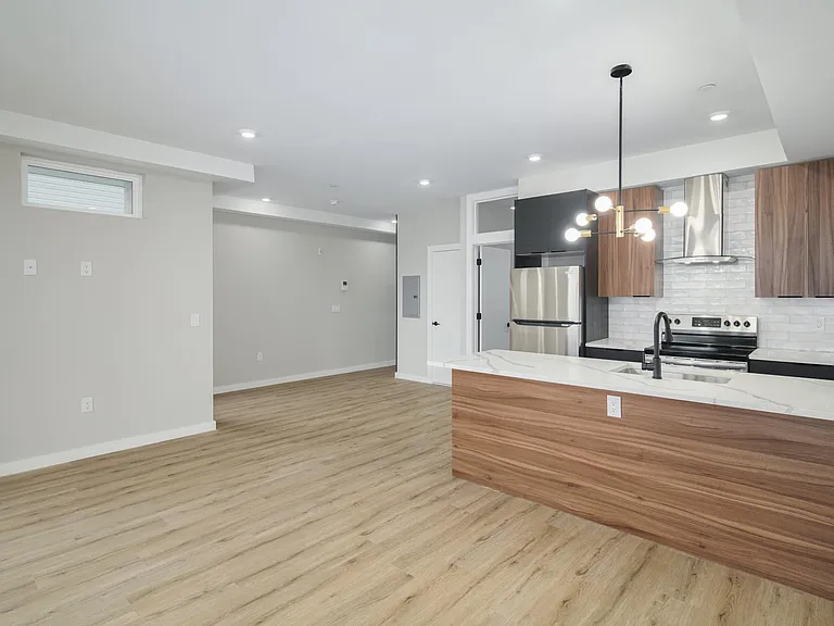 1726 N 22nd St #6 — Photo 4